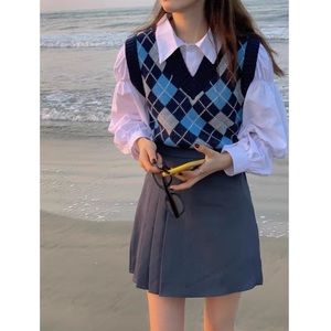 Short-Sleeve Polo Shirt / Argyle
Sweater Vest